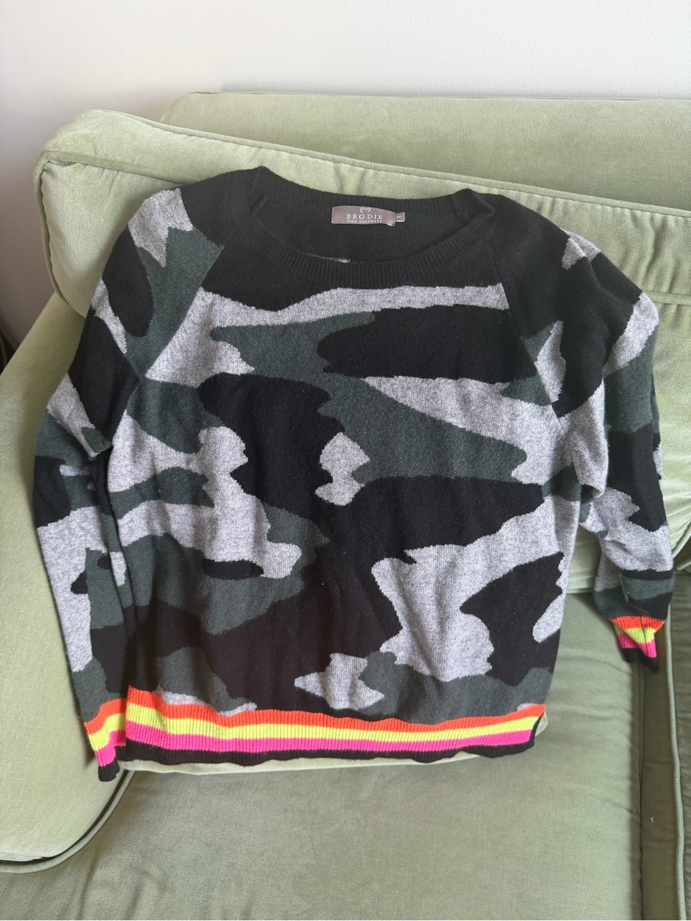 🗽Brodie Cashmere Camo Crewneck Sweater with Neon Stripe Hem